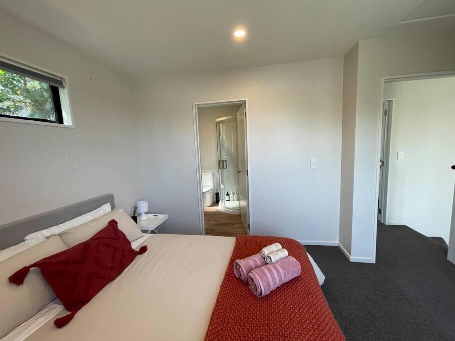 Peaceful 2bed2bath With Parking Close To Colombo St *